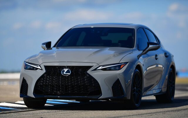 Lexus IS